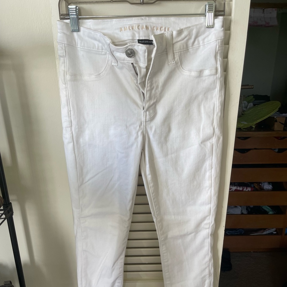 White American Eagle Skinny High Waisted Capris Jeans